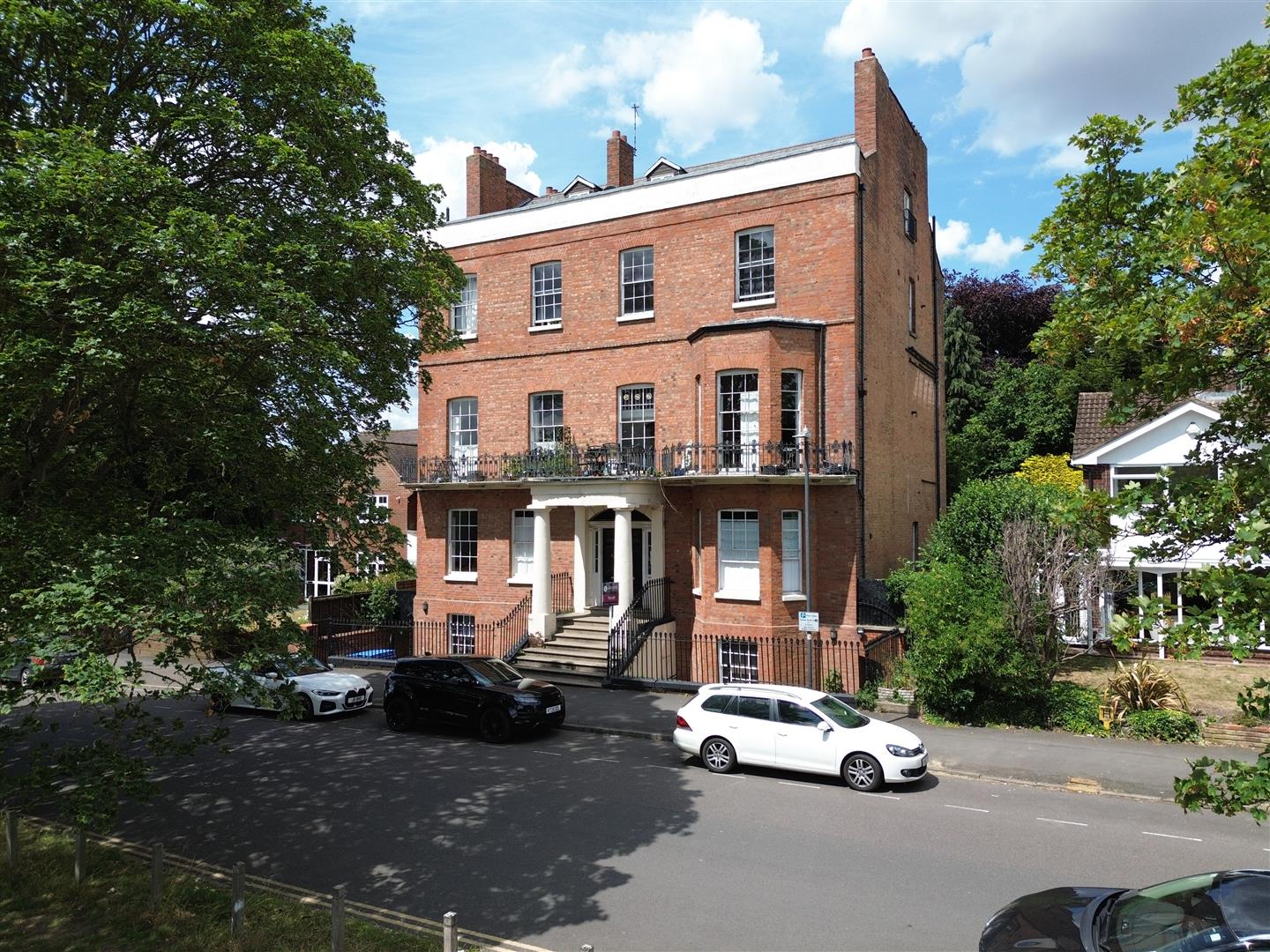 Available Now! Newbold Terrace East, Leamington Spa